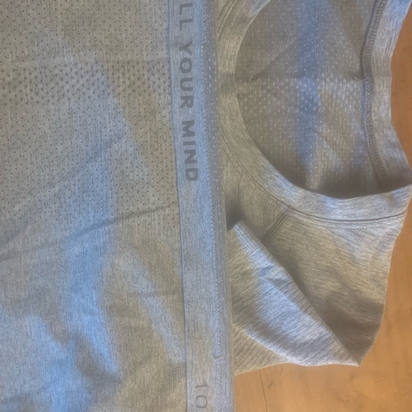 Swiftly tech race length tee - Picture 4 of 4